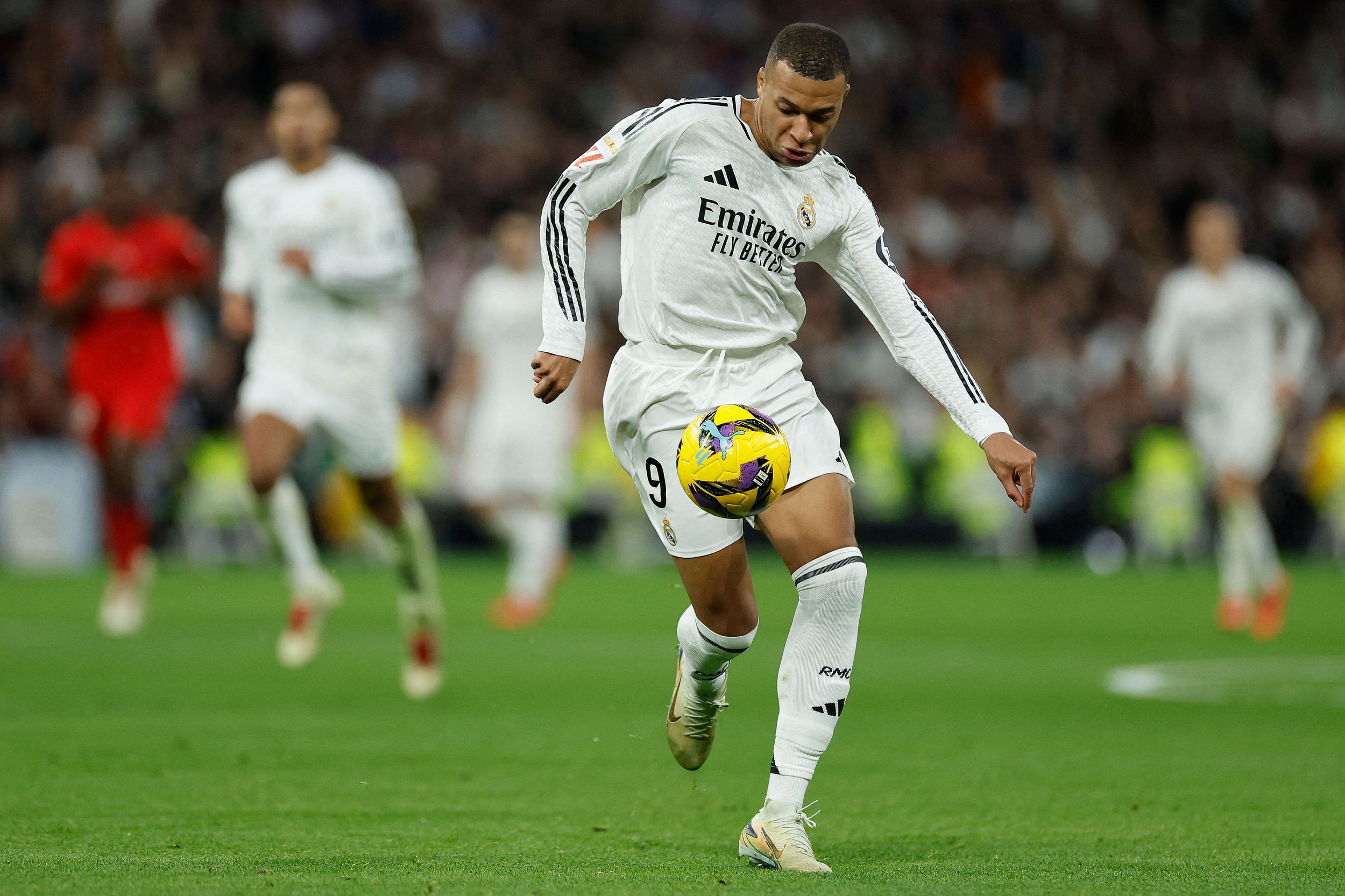 姆巴佩连续二十场比赛得分超过败北，篮网不断突破！热度持续攀升的简单介绍