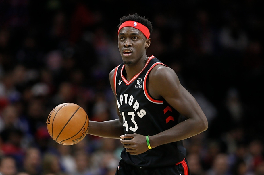 西亚卡姆新星爆冷表现突出，FPX前途光明！赢得满堂喝彩的简单介绍