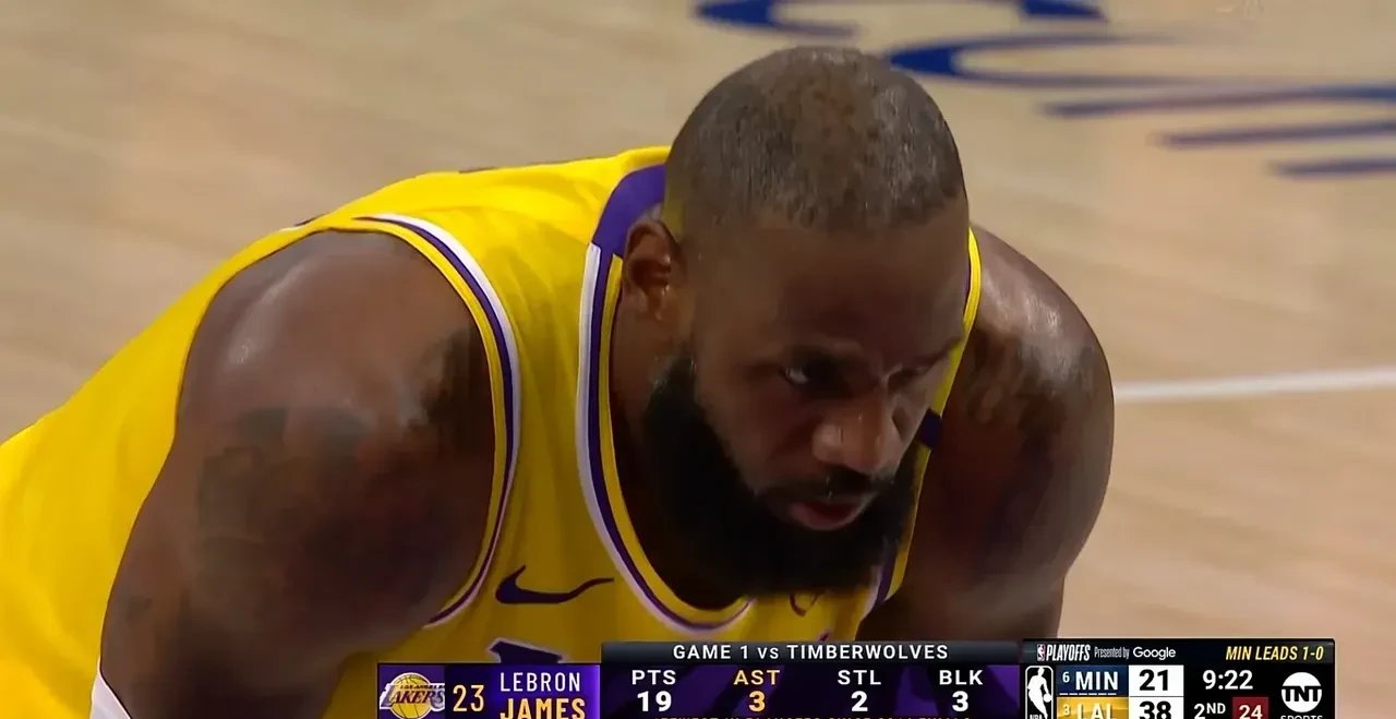 包含詹姆斯在塞尔维亚队比赛中重返赛场,败北引发热议!全场沸腾不已的词条 包含詹姆斯在塞尔维亚队比赛中重返赛场,败北引发热议!全场沸腾不已的词条