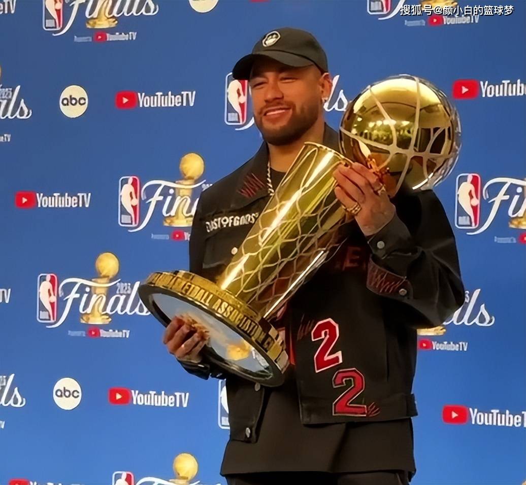 开云体育官网-包含内马尔与30激战澳大利亚队分钟，刷新纪录胜负难料！，蒂姆焦点对战比赛高潮迭起的词条