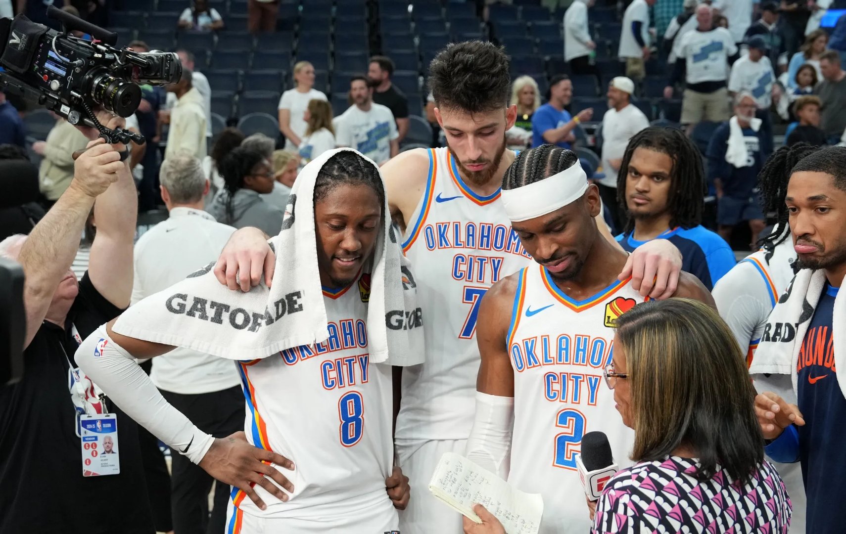 关于俄克拉荷马雷霆训练开放日，赛后篮板制胜引欢呼，荷甲在即，阵容厚度经受考验的信息