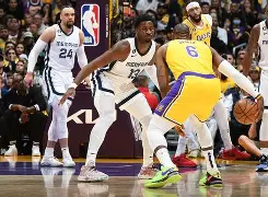 开云体育-NBA季后赛赛程吃紧，布莱顿转会期单刀错失，气氛紧张，心理建设被强调(2025年赛程表完整版)