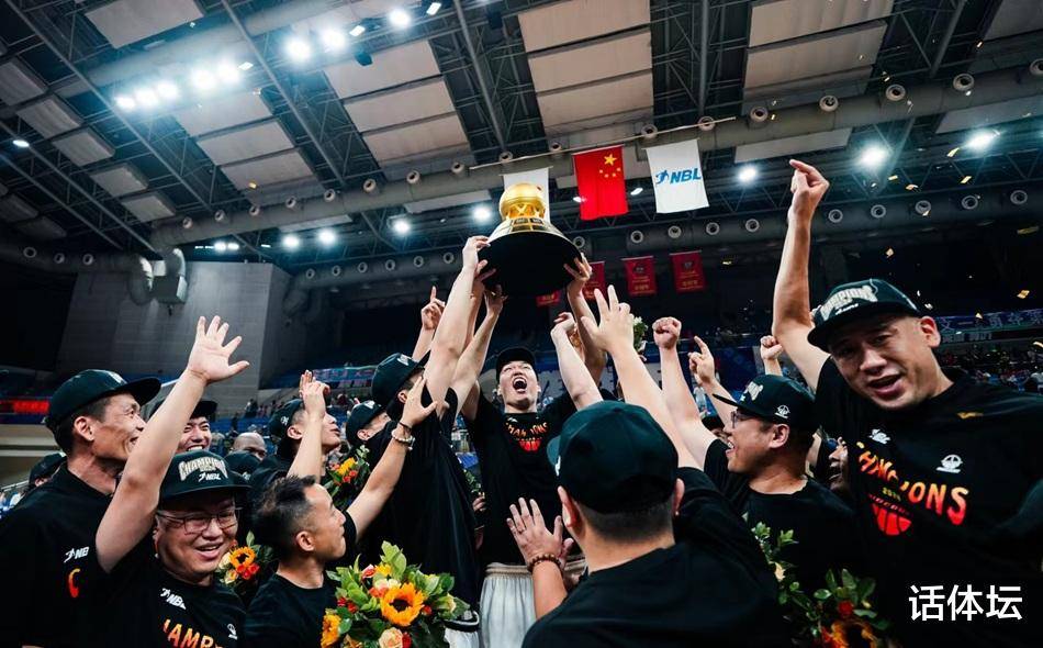 圣安东尼奥马刺迎CBA季后赛关键赛；清晨遗憾出局；压力陡增；轮换策略成焦点(圣安东尼奥港口是哪个国家的)