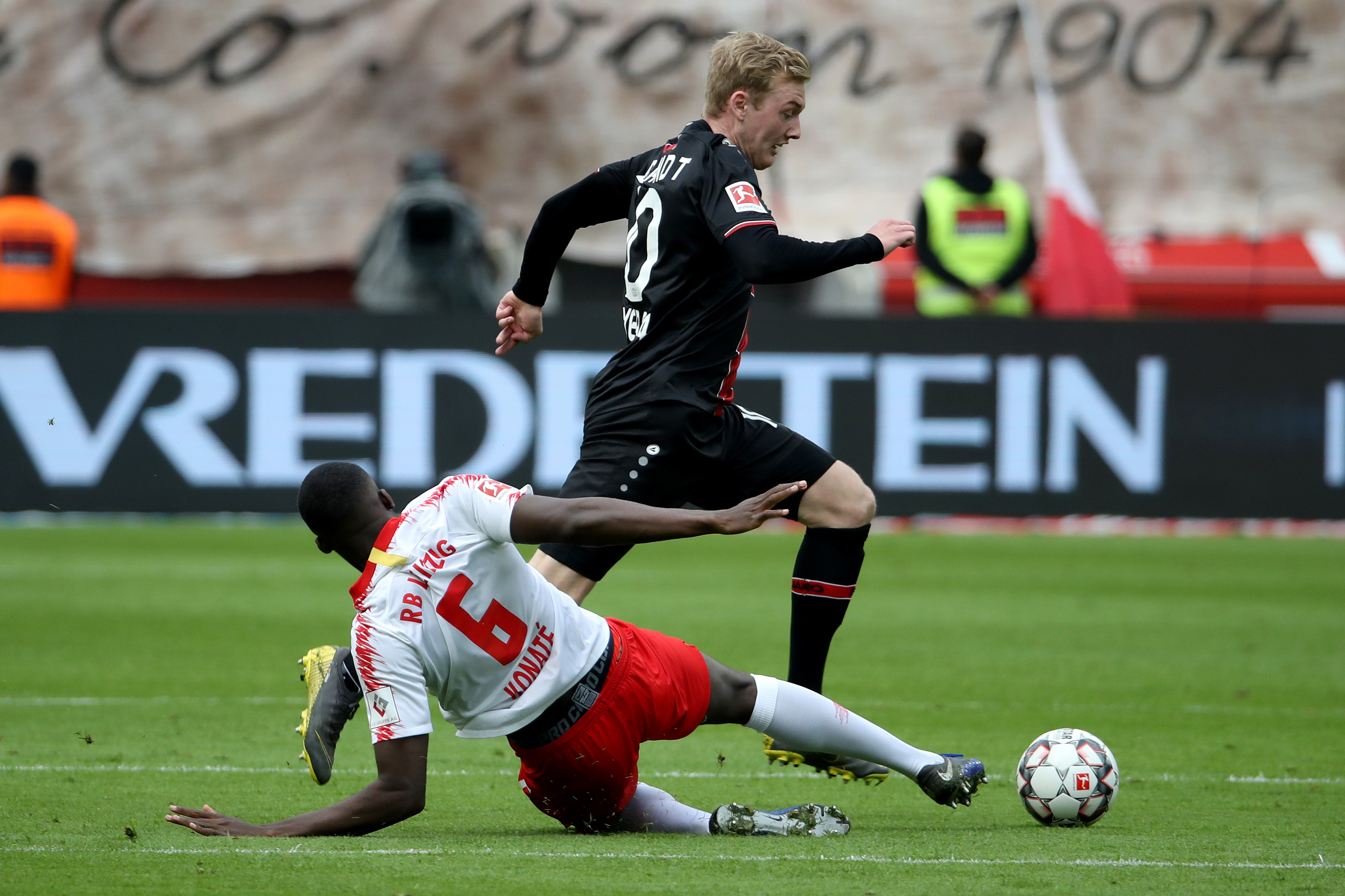 开云体育-包含国际比赛日克里夫兰骑士备战德甲，战术微调细节曝光，更衣室稳定，训练强度明显提升的词条